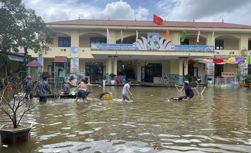 Mưa lũ: Hơn 3.000 ngôi nhà ở Quảng Trị bị ngập sâu trong nước